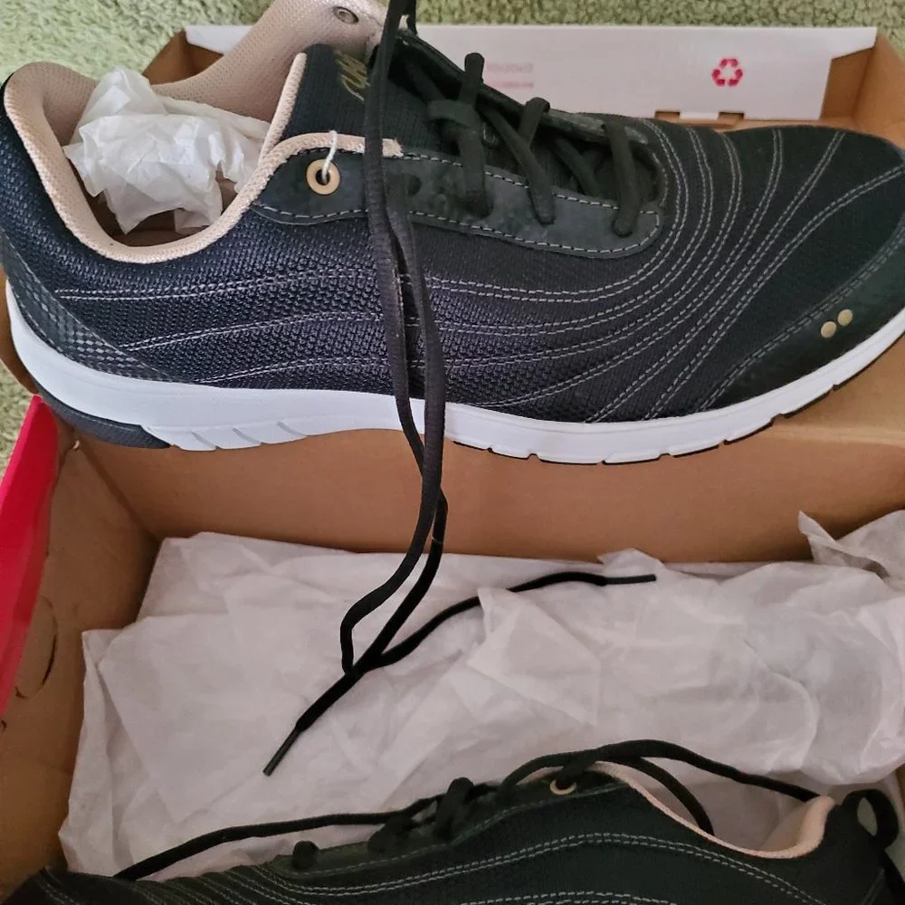 Ryka Women's Black Tennis Shoes - Picture 2 of 4